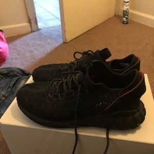 Adidas tubular Doomknit